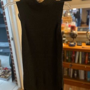 Simply Vera XS EUC grey sleeveless tunic length sideslit mock turtleneck sweater
